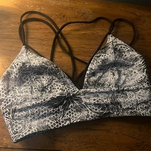 Lululemon sports bra